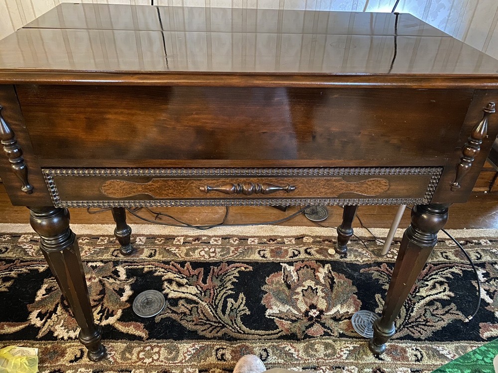 $315/OBOVintage Antique Spinet Desk With Pull Out Pad