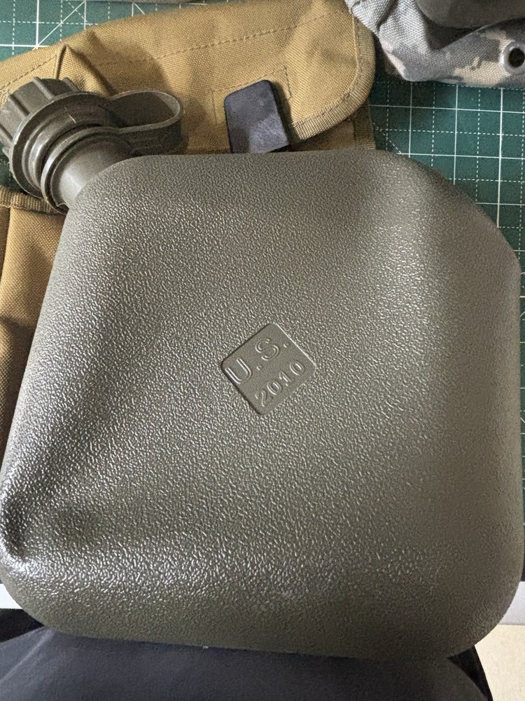 US Military Canteen Lot