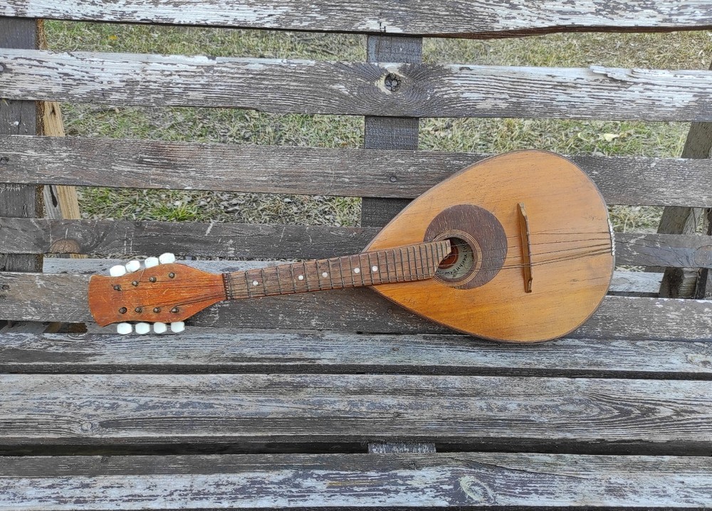 Vintage Mandalina 8 strings / national stringed instrument