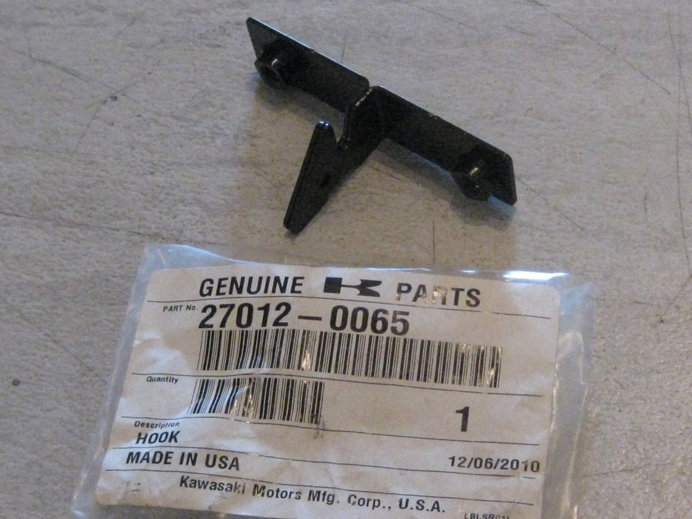 KAWASAKI MULE FRONT FENDER HOOK 2008-2016 NOS!