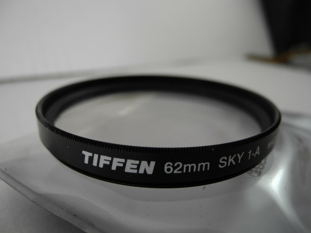 TIFFEN 62MM1aA SKY LIGHT FILTER NOS UNUSED IN CASE