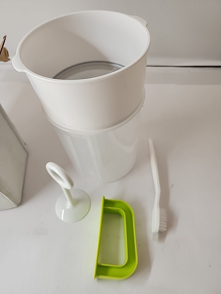 Podoy 1.5 Quart Multiple UseFood Strainer Yogurt Strainer, Nut Milk Filter