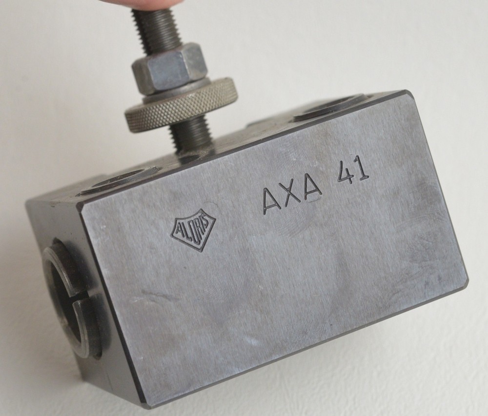 Aloris AXA Quick Change Tool Post Set – 7 holders