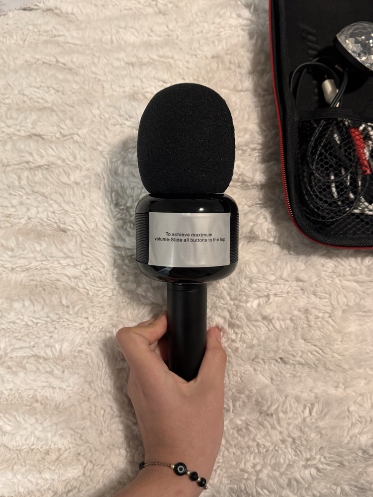 Wireless Karaoke Machine Karaoking