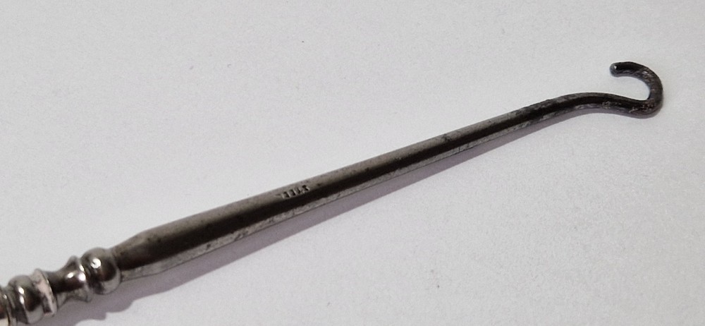 ANTIQUE SILVER DRESSING AID - BOOT BUTTON HOOK 7" RARE PATTERN