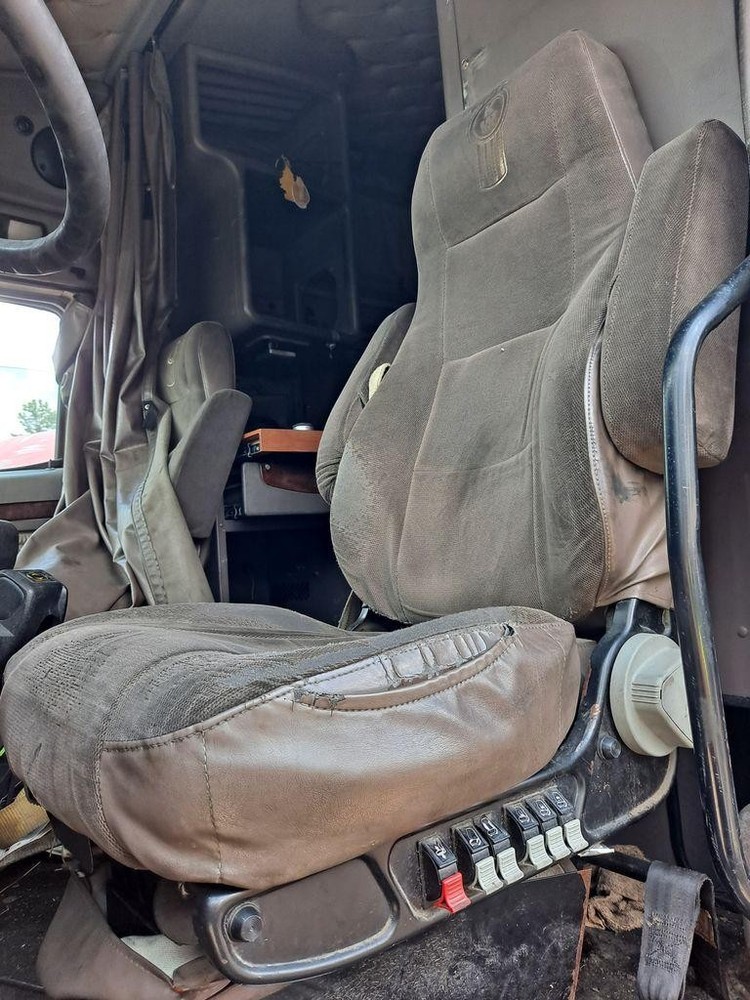Replaces 2003 KENWORTH T2000 FRONT SEAT ,  GA