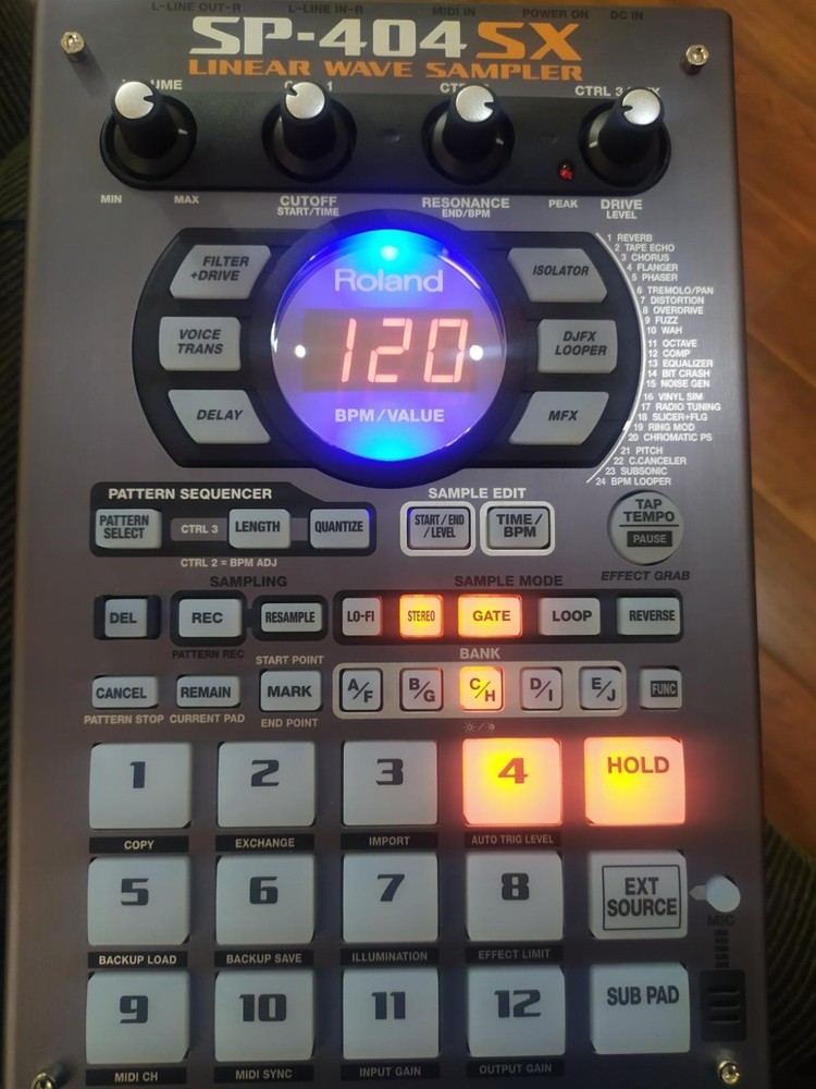 Roland SP-404SX Compact Portable Linear Wave Sampler