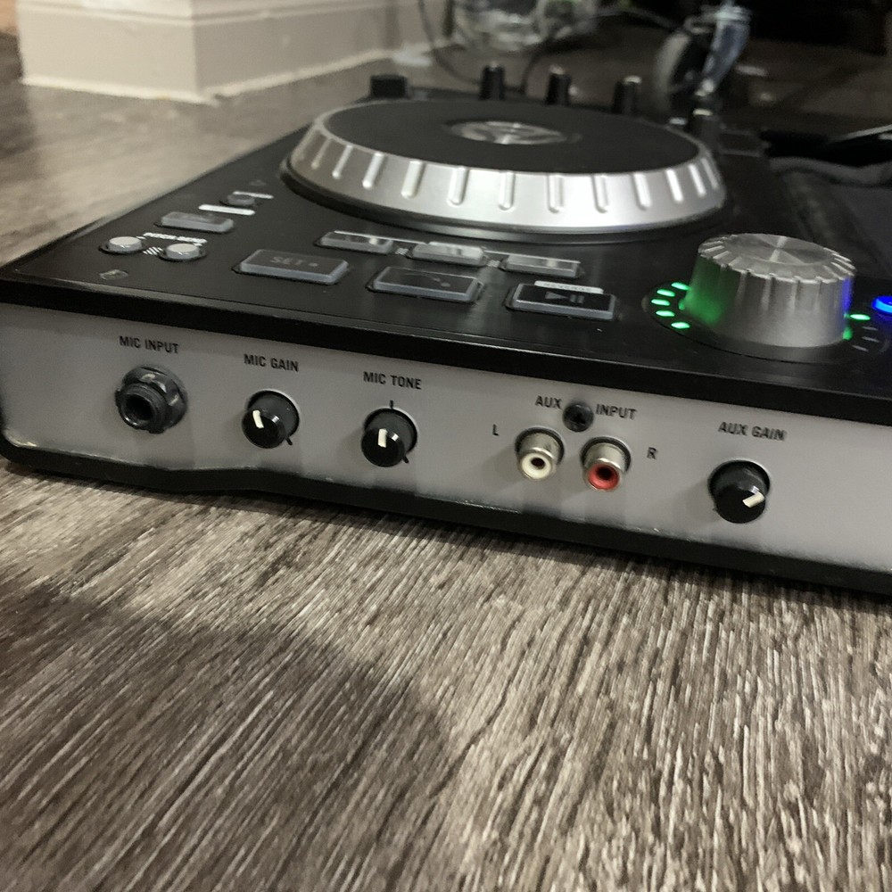 Numark iDJ Pro premium DJ controller for iPad