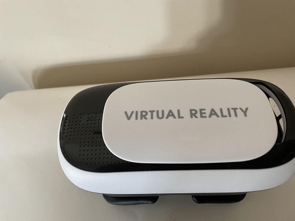 Virtual reality headset. Vibe E Ssential