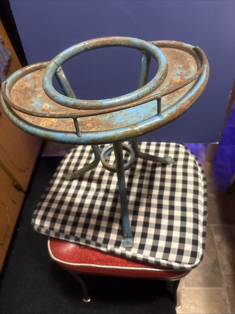 Wrought Iron Tripod Washstand