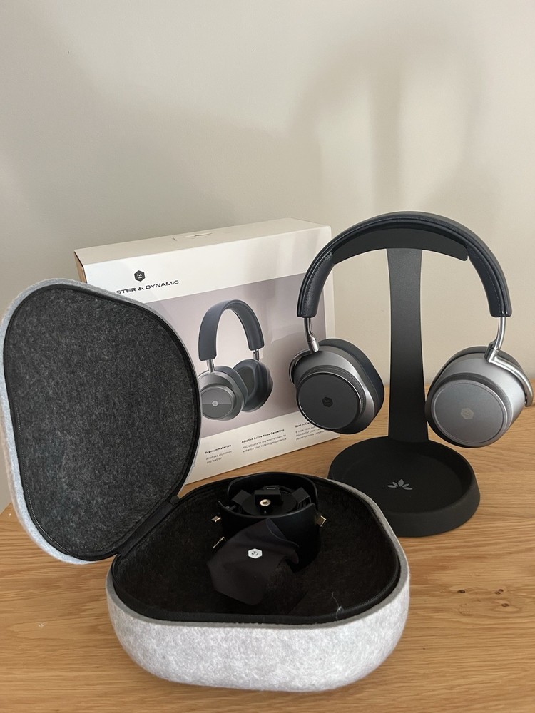 Master and Dynamic MW75 headphones