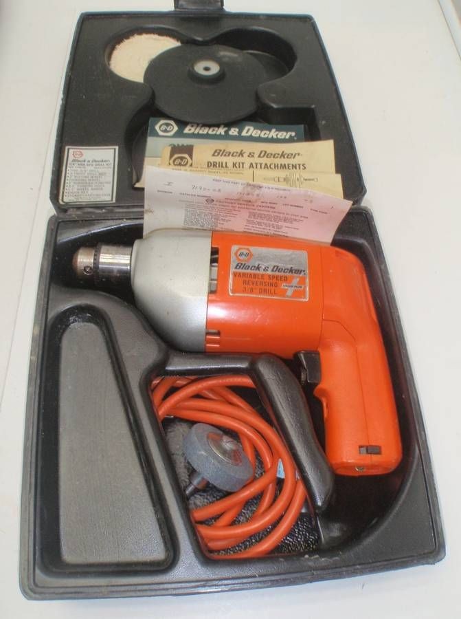Black Decker Drill Variable Speed Reversing 3/8” w Hard Case