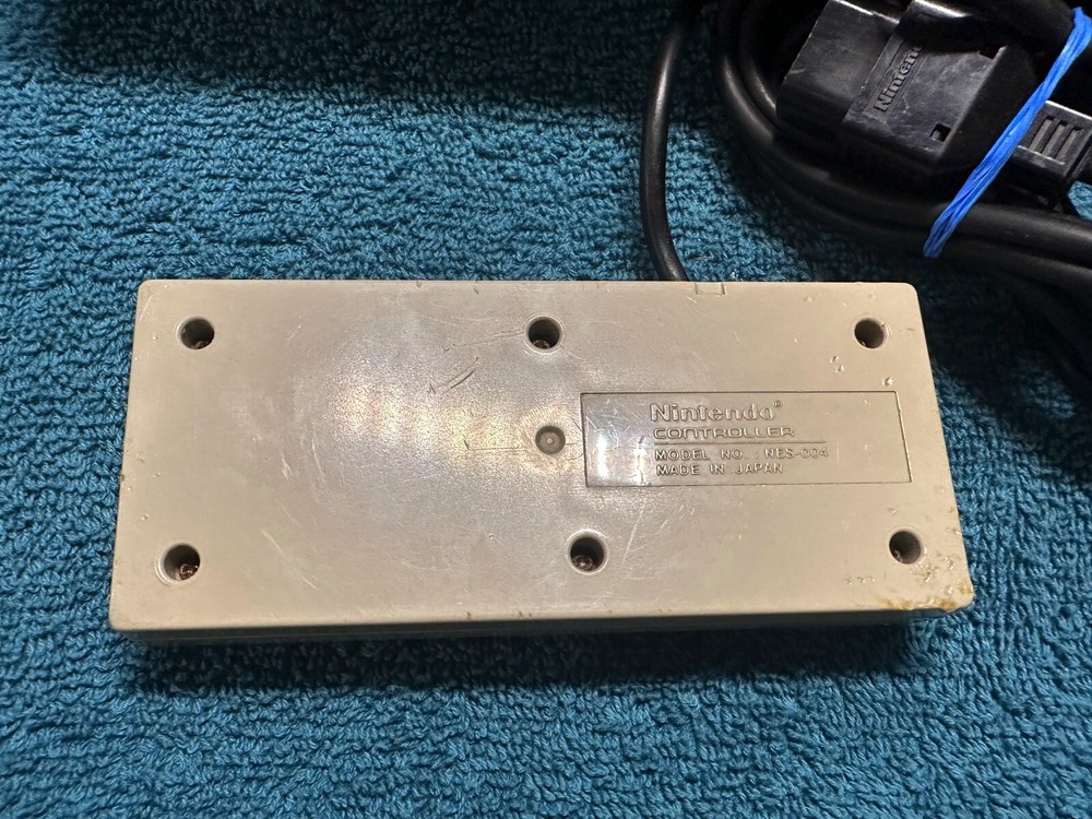 Nintendo NES System Mario Games 2 Controllers Zapper Cords Tested