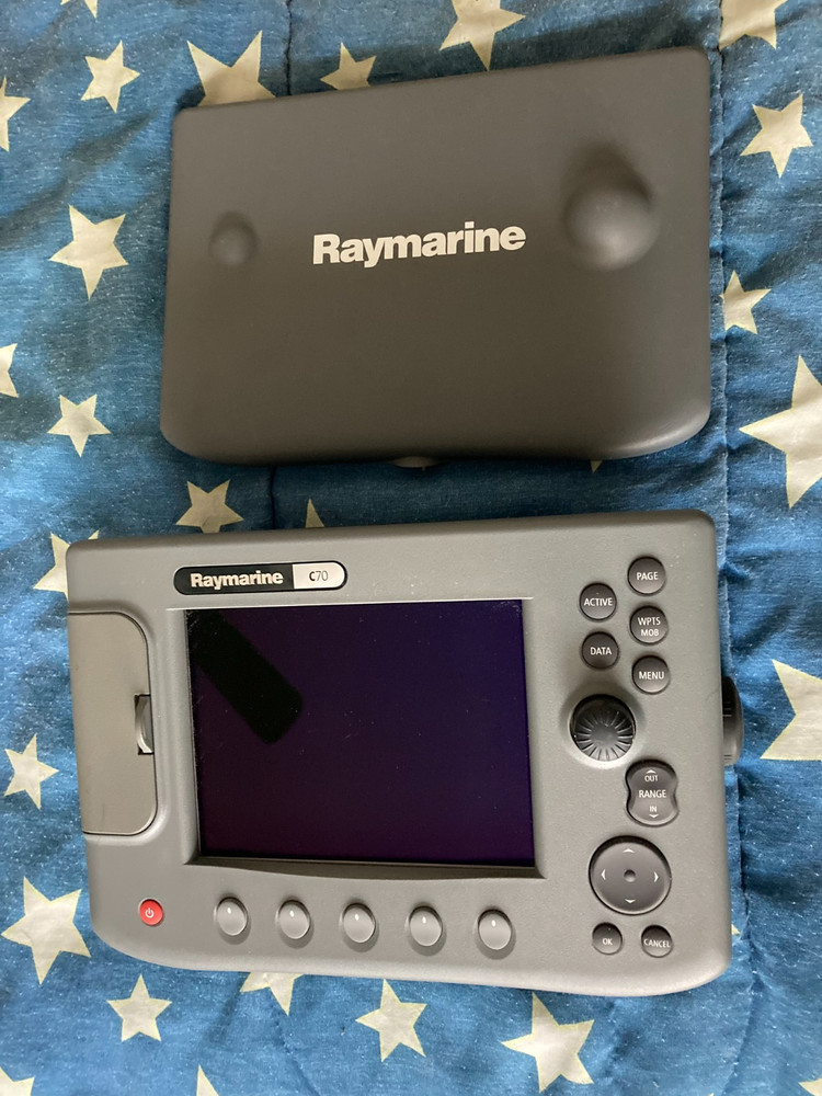 Raymarine C70 multifunction display
