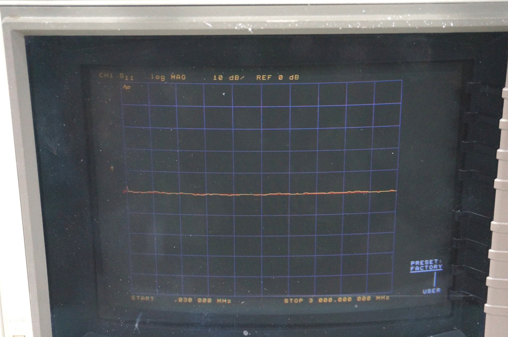 Hewlett Packard - 8753D - Network Analyzer with 87511A S-Parameter Test Set