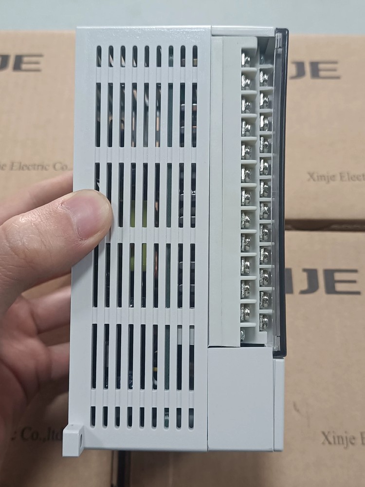 1pcs Xinje XC3-24RT-E Programmable Controller