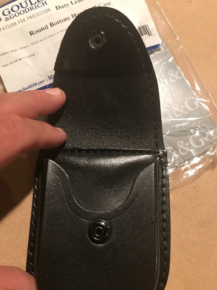 Gould & Goodrich Handcuff Pouch Most Chain Hinged Cuffs