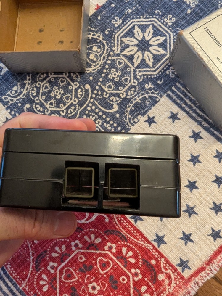 Vintage Hellige model 605 Pocket Comparator with Box