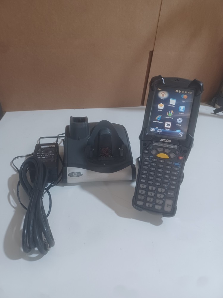 SYMBOL TECHNOLOGIES MC9200 PORTABLE DATA TERMINAL (MC92N0) SCANNER W/ BASE & AC