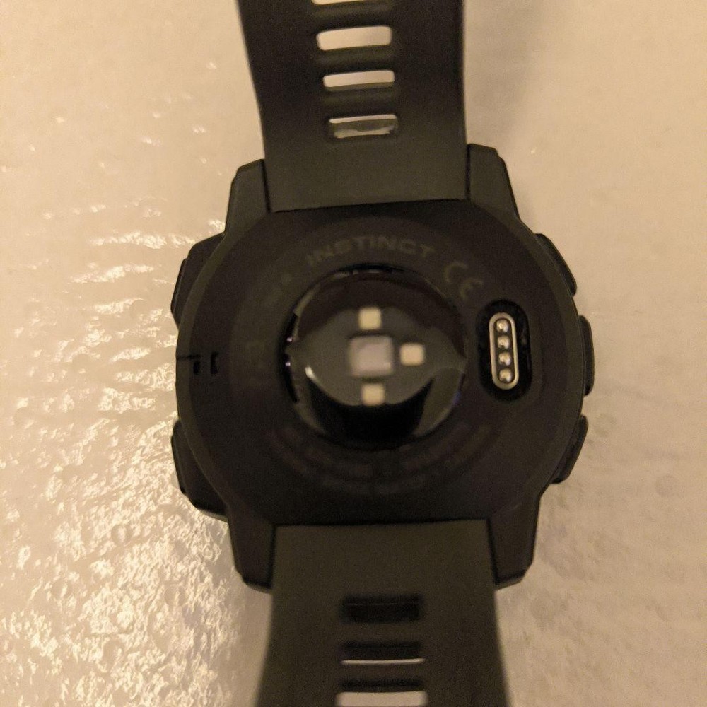 GARMIN instinct