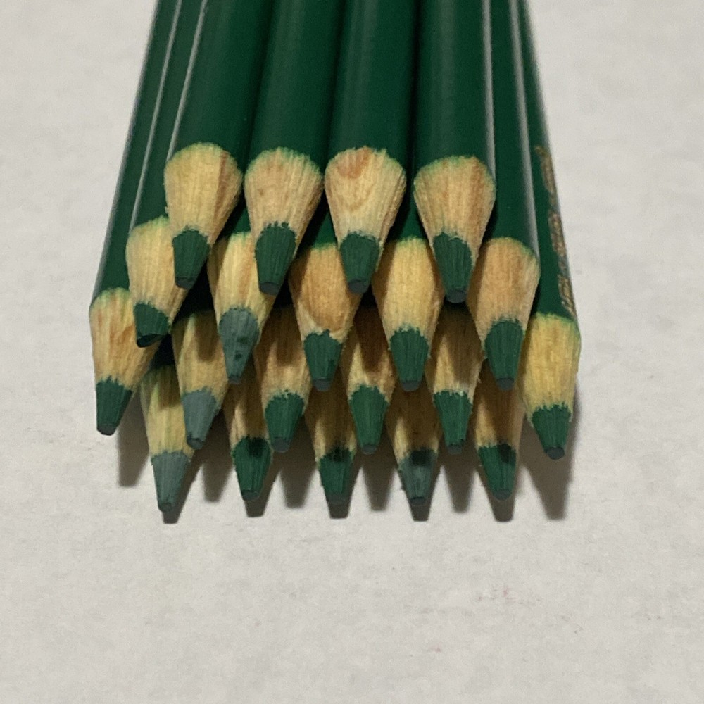 (20) Crayola Colored Pencils (green) BULK
