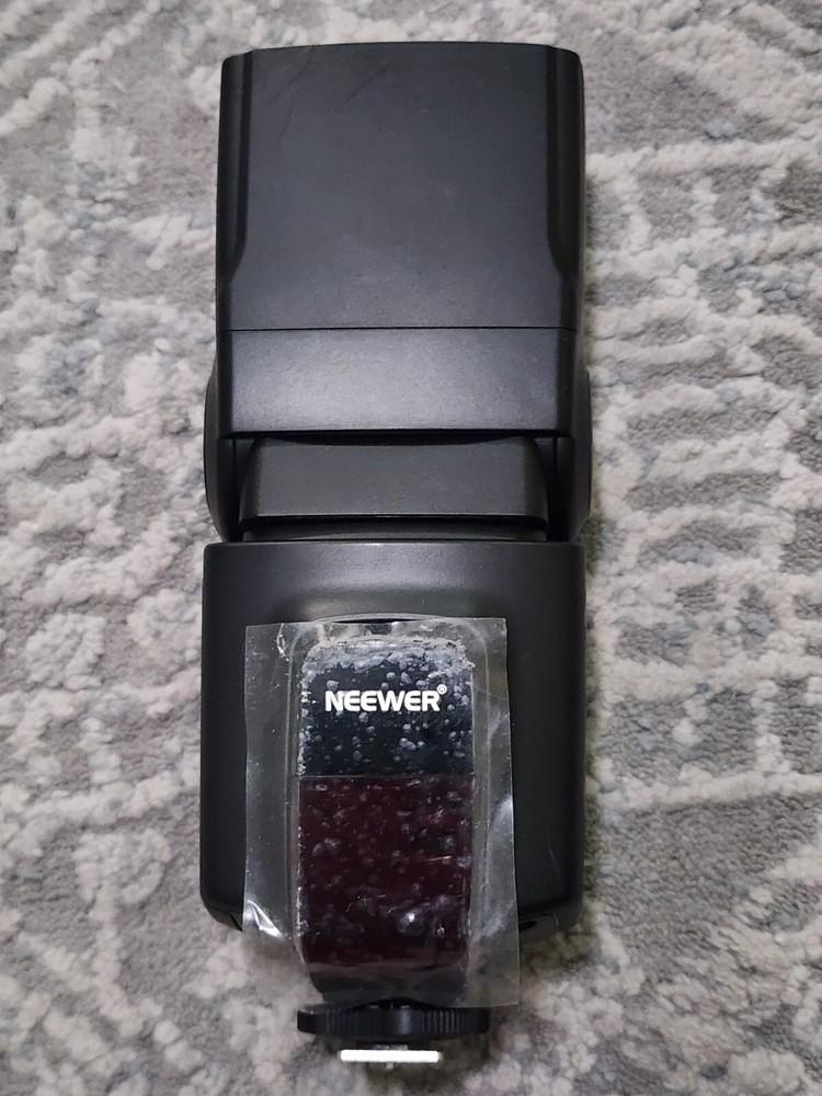 Neewer TT560 Flash Speedlite, Digital Camera Speedlight NEW OPEN BOX