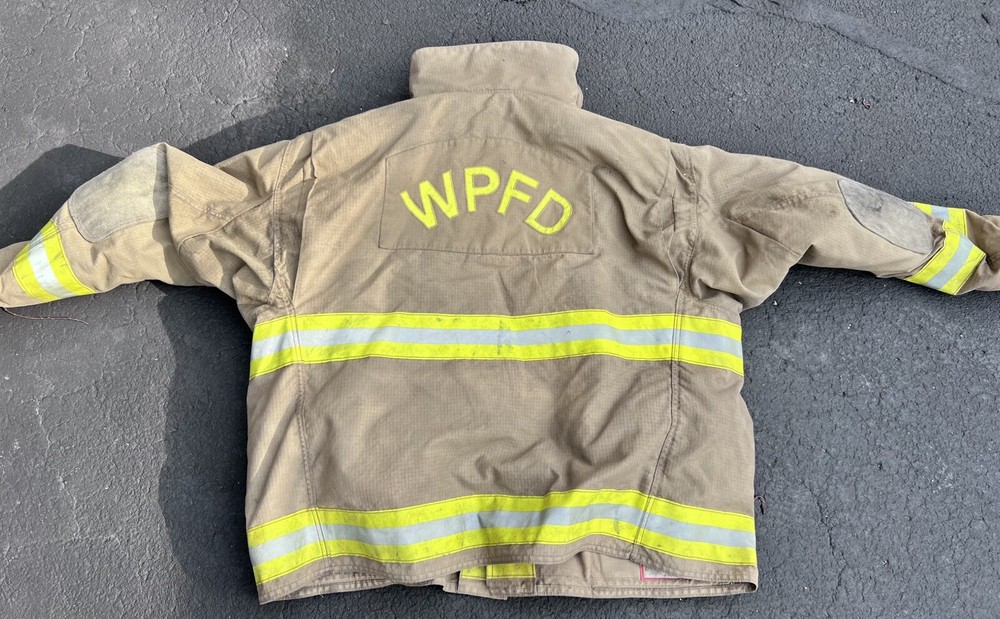 AUTHENTIC FIRE MASTER Firefighter TURN OUT JACKET 2005 Size 56R