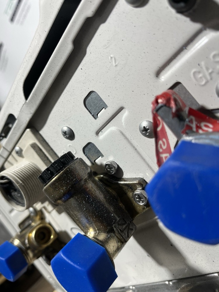 Rinnai V53DeN Outdoor Tankless Water 120k BTU Natural Gas (C-8 #1736)