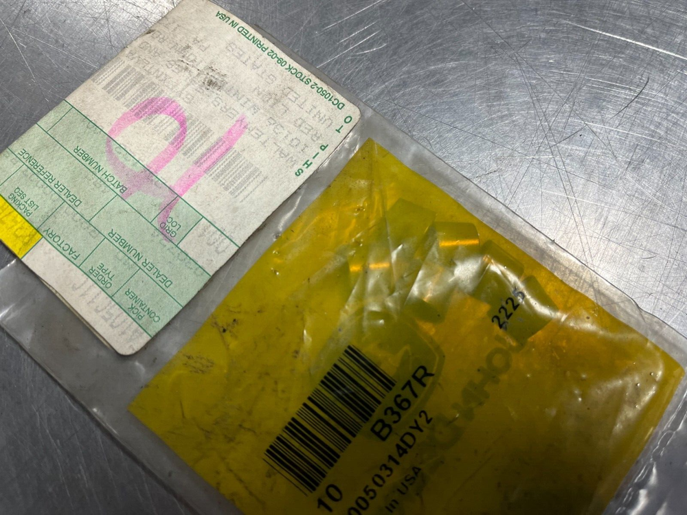 B367R OEM John Deere Retainer