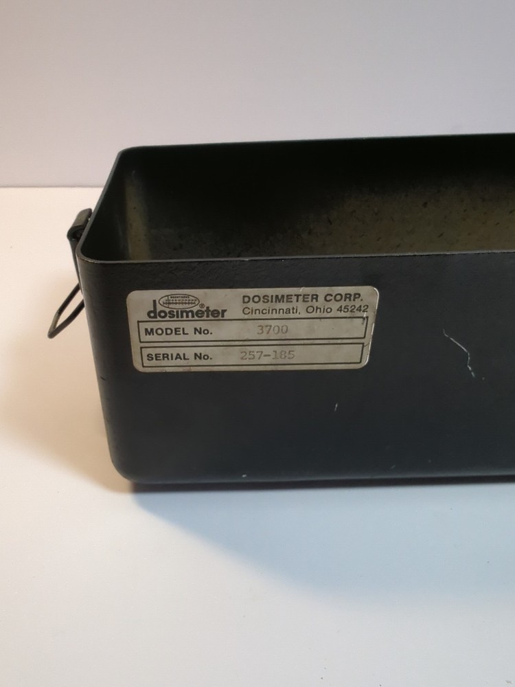 Dosimeter Model 3700 Geiger Counter Survey Meter Tested Working