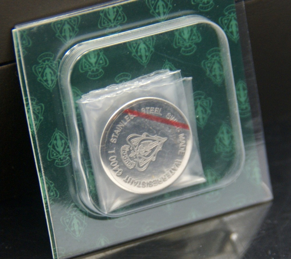 NIB Gucci  Replacement Case Back - 6400 L - Stainless