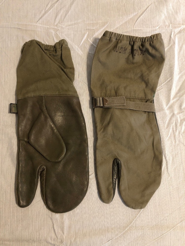 Never Used  German Trigger Mittens / Shooting Gloves