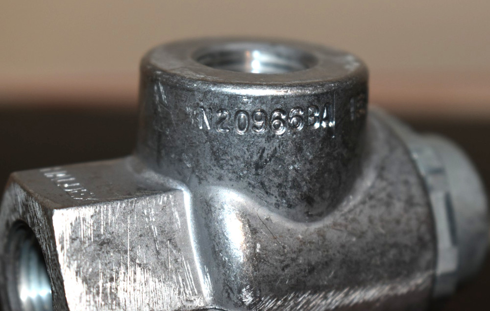 Haldex KN25061 Shuttle Type Two Way Check Valve OEM N20966 BA