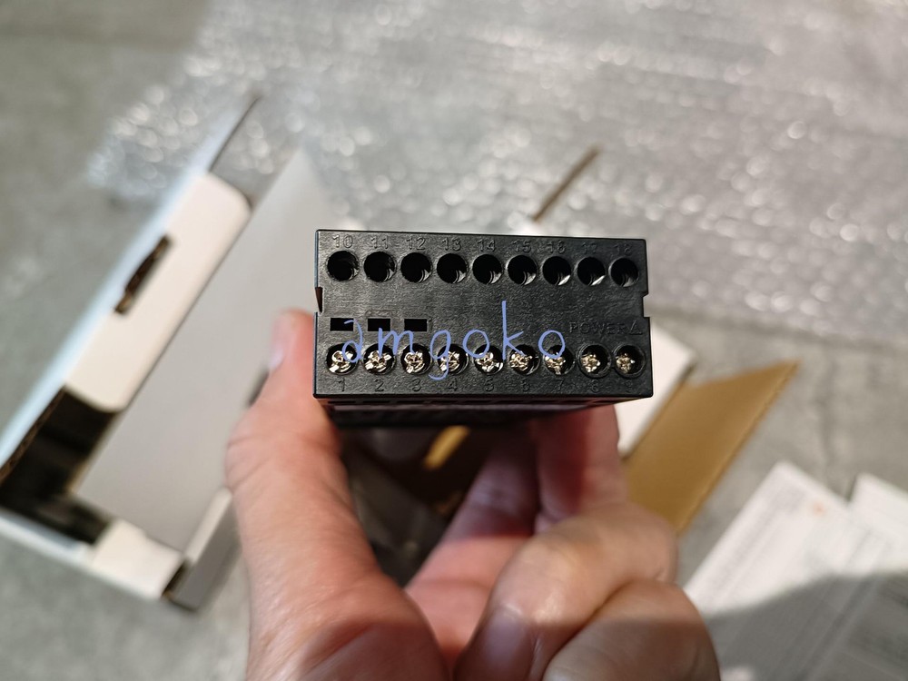 1PCS NEW PXR3HAY2-1Y061 Temperature controller