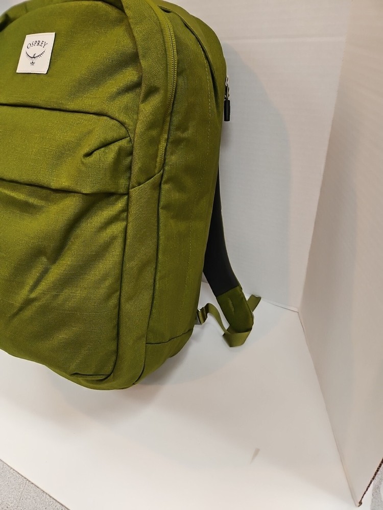 Osprey Arcane 30L Backpack. Matcha Green Heather.