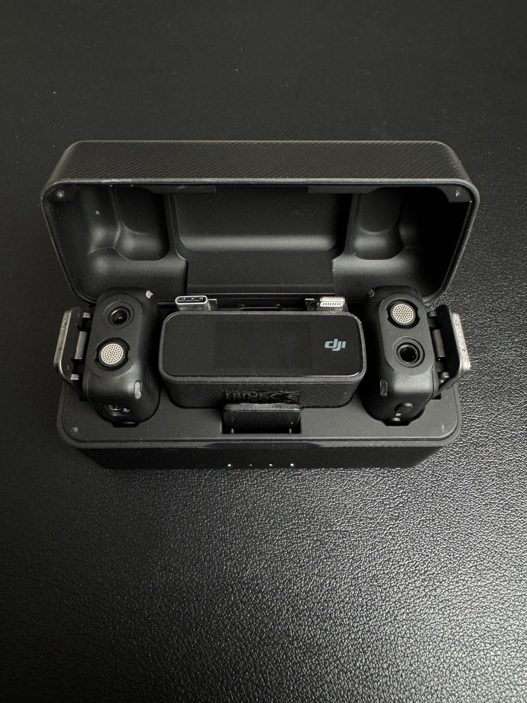 DJI Mic Dual-Transmitter Compact Digital Wireless Microphone System/Recorder