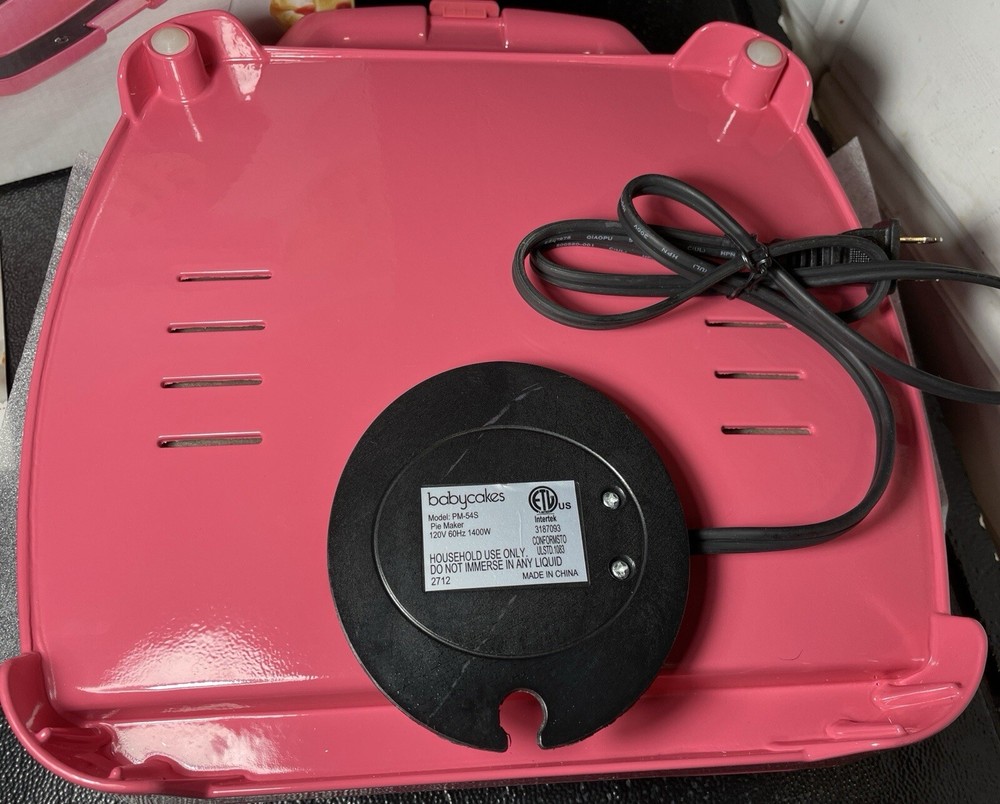 Babycakes Pie Maker PM-54S Clean