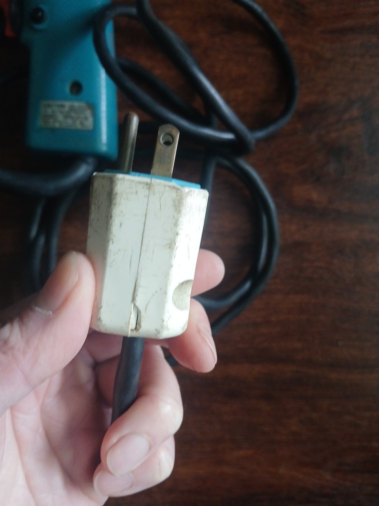 Makita Drill 10mm DP3720 Variable Speed Corded Drill