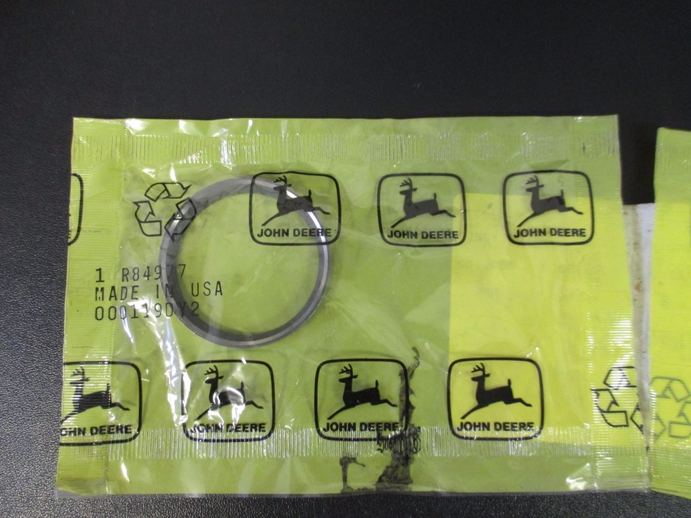 R84977 John Deere valve seat