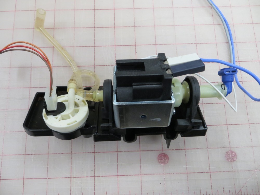 Miele Coffee Machine CM6350 - Pump w/ Flow Meter