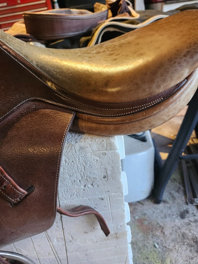 Butet English Riding Saddle