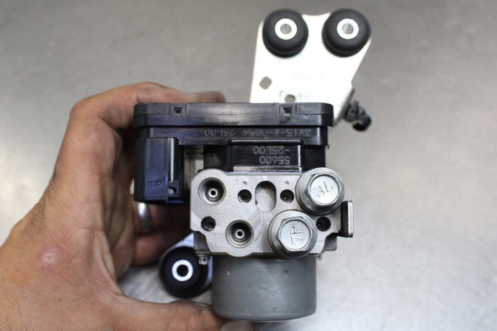 24-26 SUZUKI GSX-8R ABS PUMP UNIT MODULE