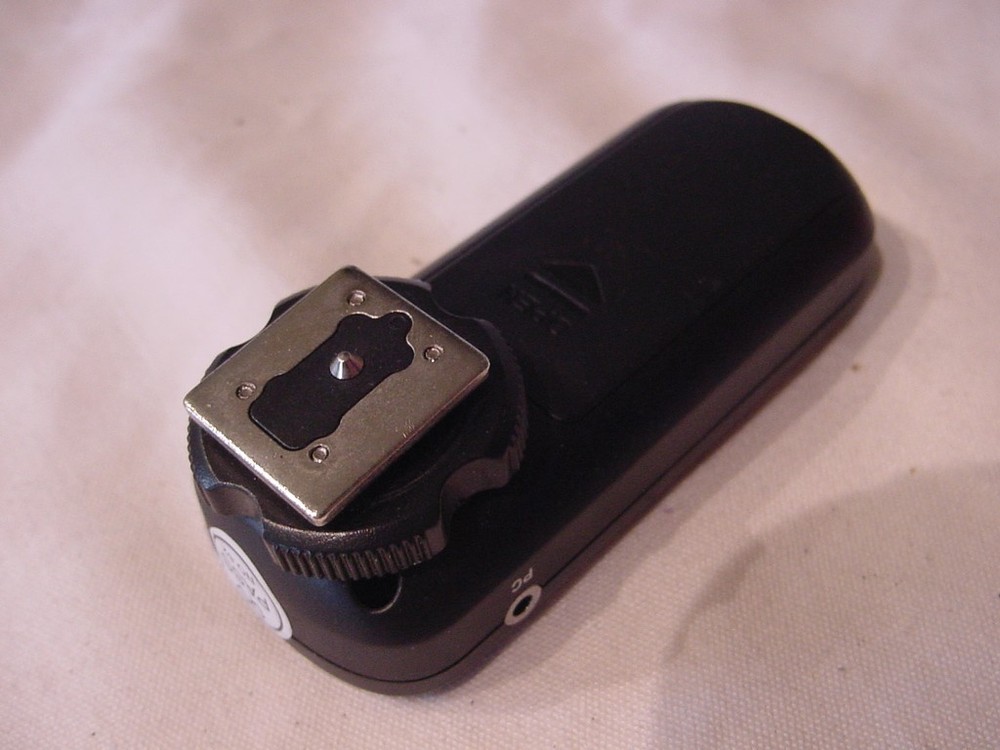 NEEWER 2.4GHz FLASH TRIGGER