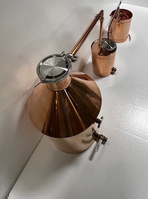 10 Gal Copper Still w/Thumper and Worm”The Perfect 10" W/StillzTeeshirt And Hat