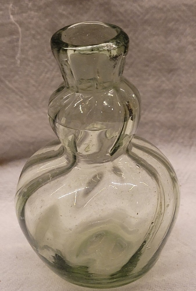 Nice Swirled Pontiled Light Green Small Bottle