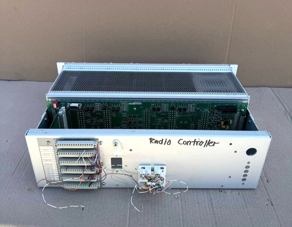 Daniels Electronics Low Band Radio Transmitter Receiver