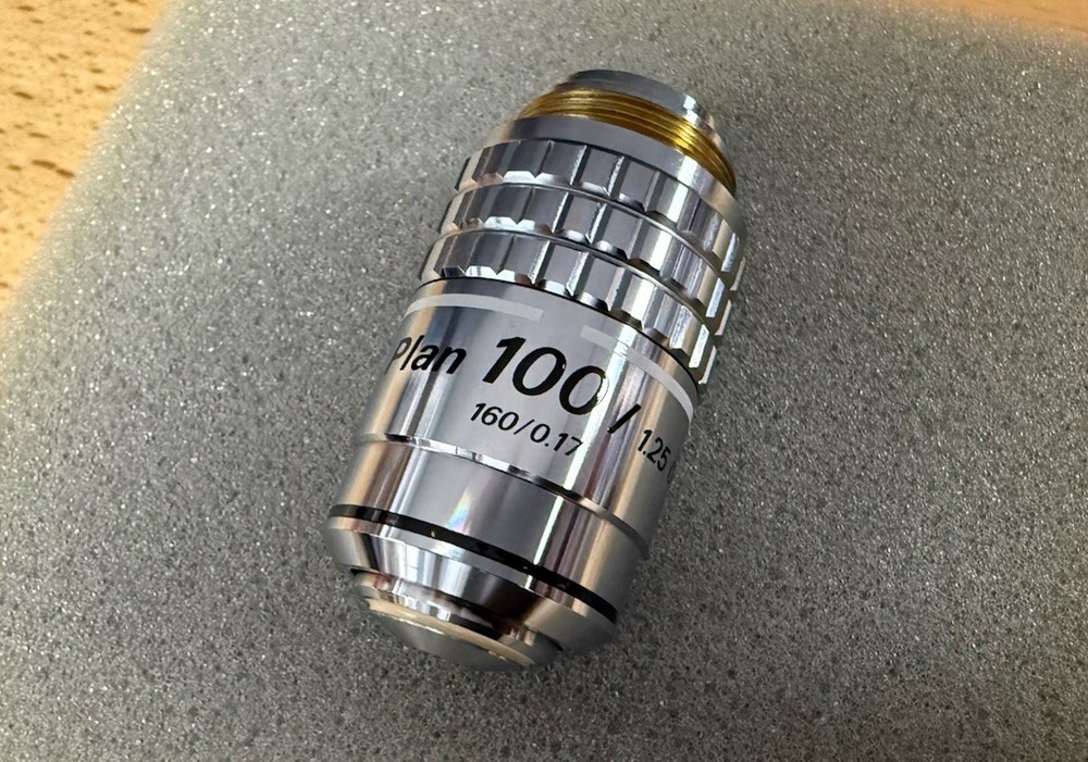 Nikon Plan 100X/1.25 160/0.17 Oil microscope objective