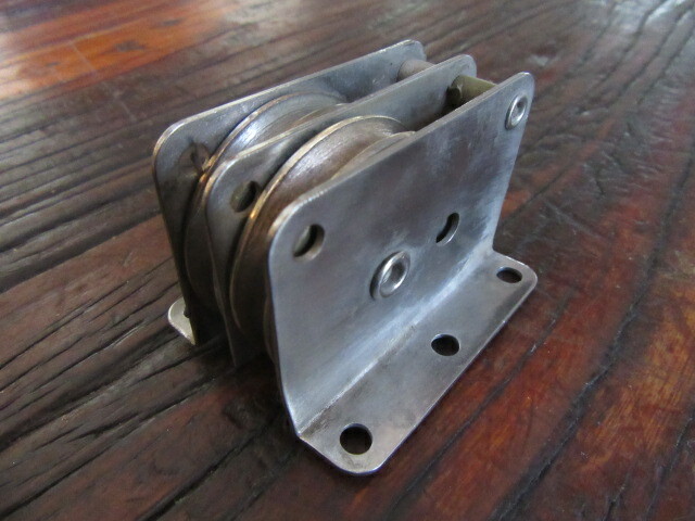 Ronstan Exit Box 1-5/8" Sheave 7/32" Wire RF192
