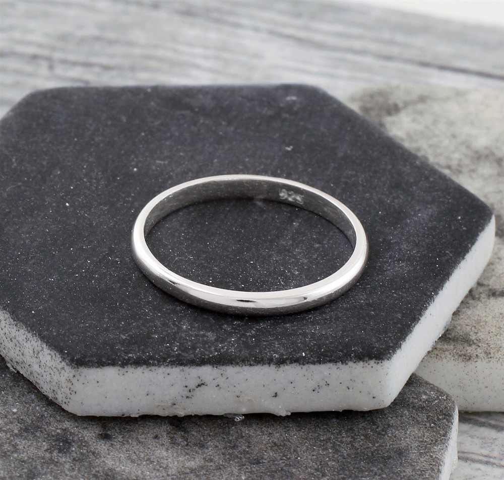 925 Sterling Silver Thin Polished Plain Wedding Band Ring 2mm Size 1-13 Avail.