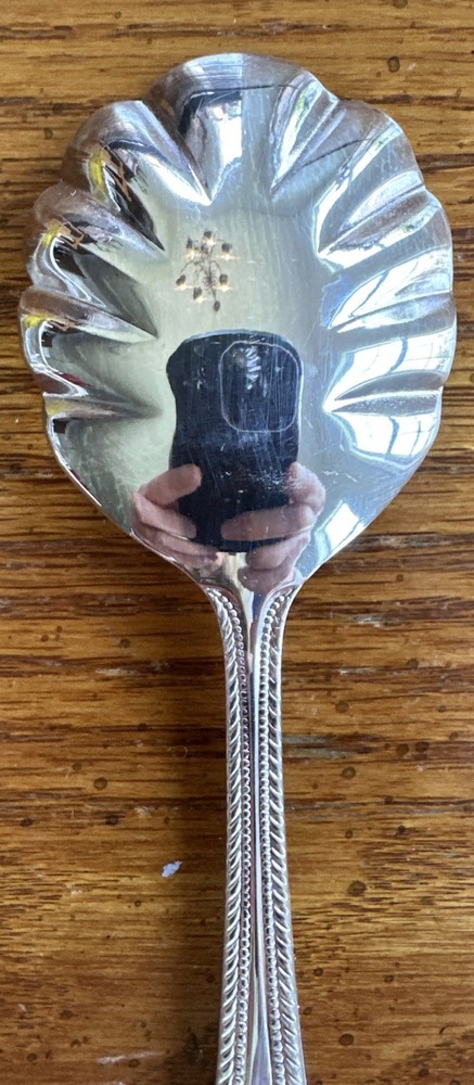 WALLACE Wickham Deep Silverplate Serving Sugar Spoon Flatware Fan Bead 6”